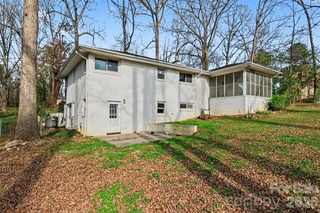 1548 Westbrook Circle, Gastonia, NC 28052