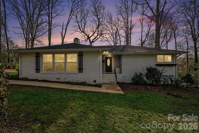 1548 Westbrook Circle, Gastonia, NC 28052