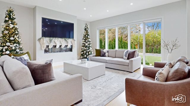 6644 N Knox Avenue, Lincolnwood, IL 60712