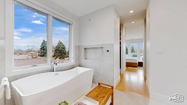 6644 N Knox Avenue, Lincolnwood, IL 60712