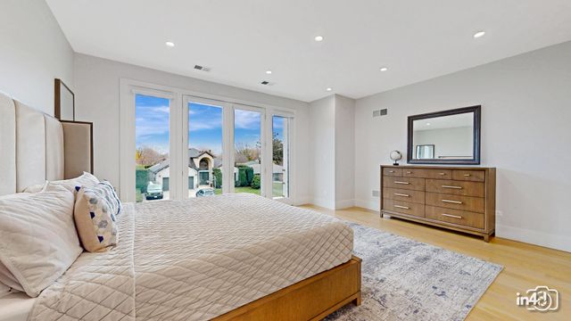 6644 N Knox Avenue, Lincolnwood, IL 60712