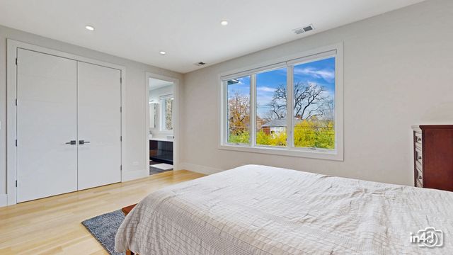 6644 N Knox Avenue, Lincolnwood, IL 60712