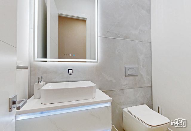 6644 N Knox Avenue, Lincolnwood, IL 60712