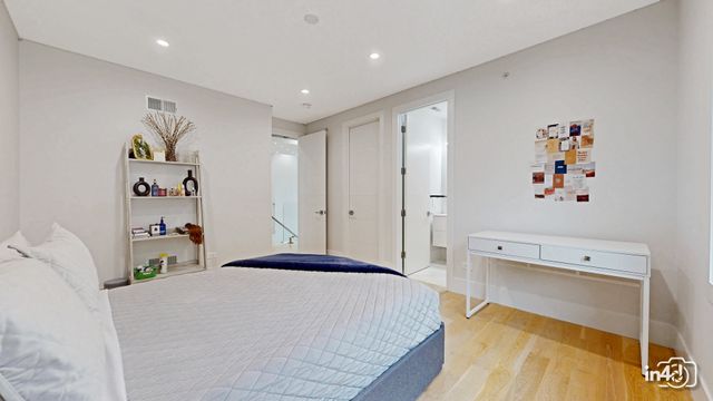 6644 N Knox Avenue, Lincolnwood, IL 60712