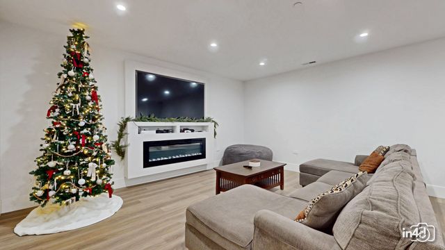 6644 N Knox Avenue, Lincolnwood, IL 60712