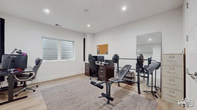 6644 N Knox Avenue, Lincolnwood, IL 60712