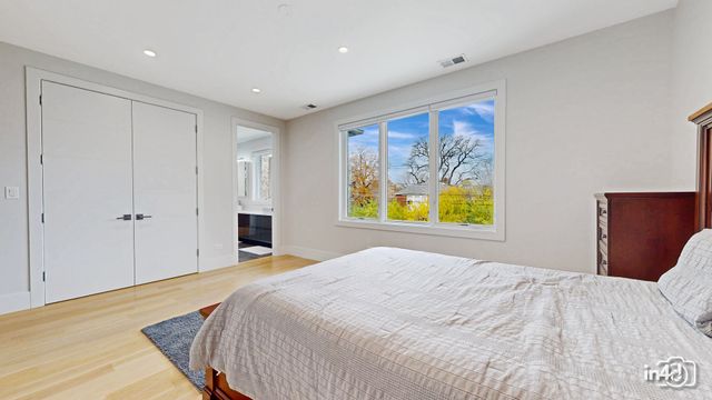 6644 N Knox Avenue, Lincolnwood, IL 60712