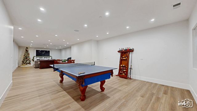 6644 N Knox Avenue, Lincolnwood, IL 60712