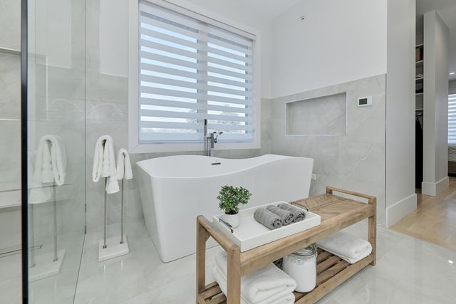 6644 N Knox Avenue, Lincolnwood, IL 60712