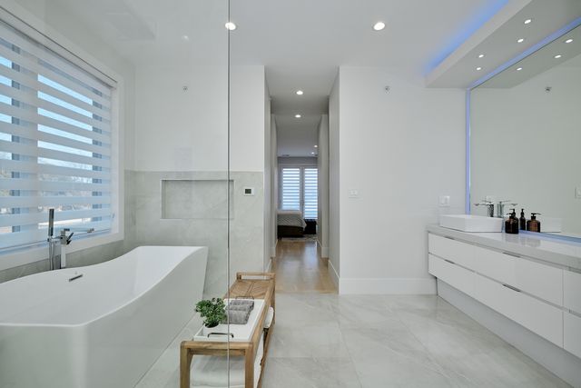 6644 N Knox Avenue, Lincolnwood, IL 60712