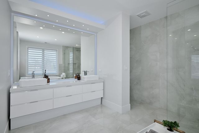 6644 N Knox Avenue, Lincolnwood, IL 60712