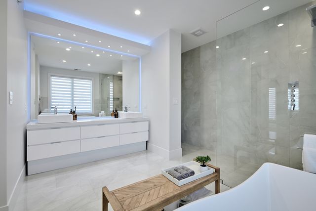 6644 N Knox Avenue, Lincolnwood, IL 60712