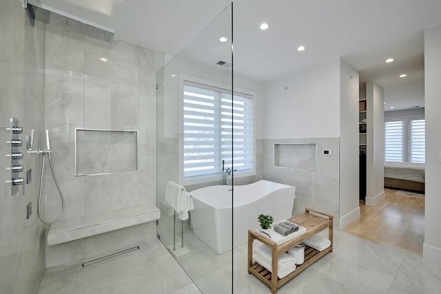 6644 N Knox Avenue, Lincolnwood, IL 60712