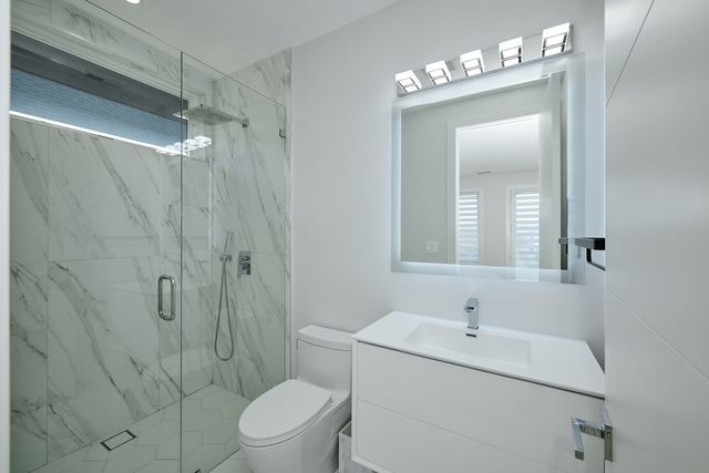 6644 N Knox Avenue, Lincolnwood, IL 60712