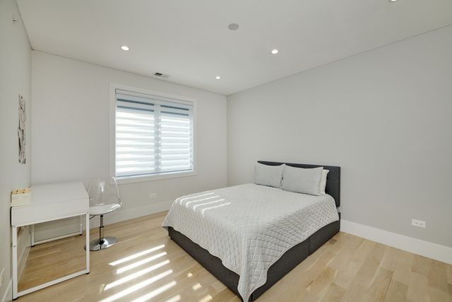 6644 N Knox Avenue, Lincolnwood, IL 60712