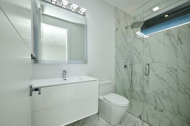 6644 N Knox Avenue, Lincolnwood, IL 60712