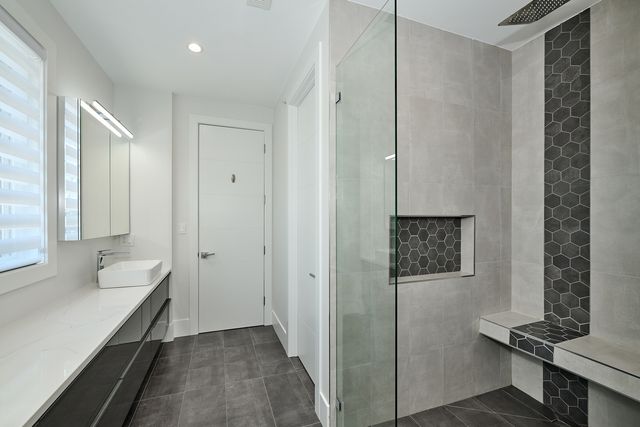 6644 N Knox Avenue, Lincolnwood, IL 60712