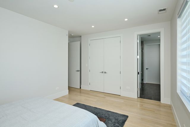 6644 N Knox Avenue, Lincolnwood, IL 60712