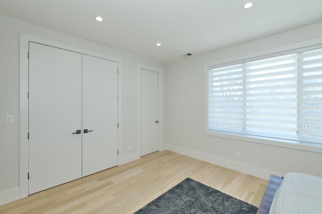 6644 N Knox Avenue, Lincolnwood, IL 60712