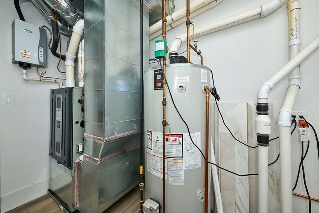 6644 N Knox Avenue, Lincolnwood, IL 60712