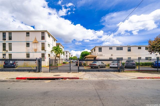 94-245 Leowahine Street 2003, Waipahu, HI 96797