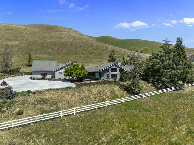 5955 Diablo Hills Road, Tres Pinos, CA 95075