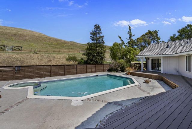 5955 Diablo Hills Road, Tres Pinos, CA 95075