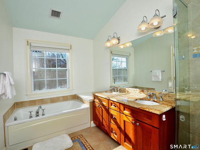 8 Haley Lane 8, Litchfield, CT 06759