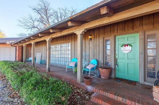 1806 Country Club Drive, Sweetwater, TX 79556