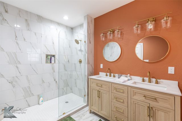 1806 Country Club Drive, Sweetwater, TX 79556