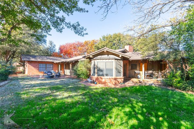 1806 Country Club Drive, Sweetwater, TX 79556