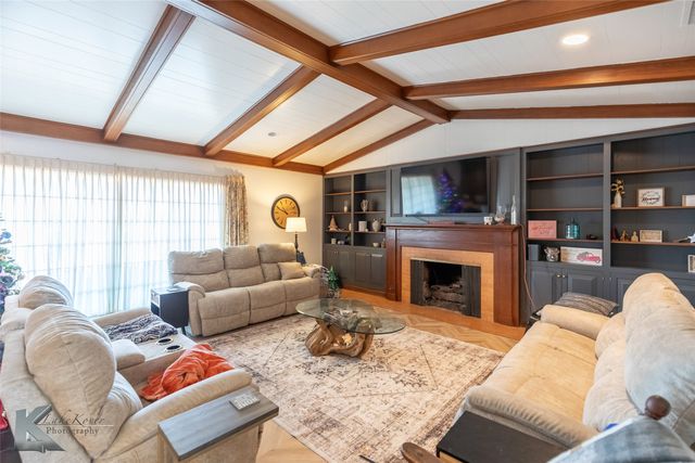 1806 Country Club Drive, Sweetwater, TX 79556