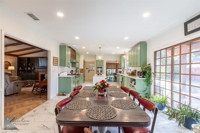 1806 Country Club Drive, Sweetwater, TX 79556