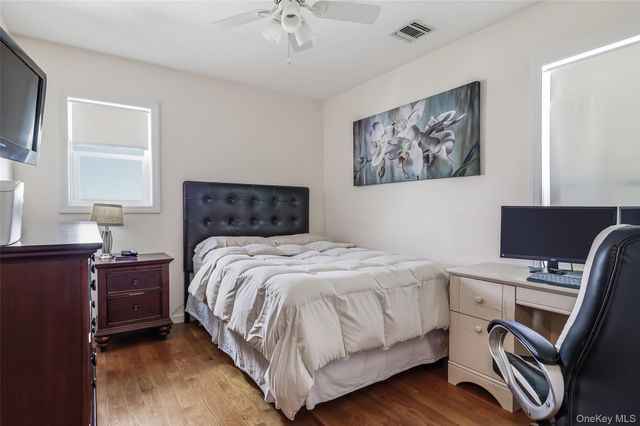 1025 Knickerbocker Road, Island Park, NY 11558