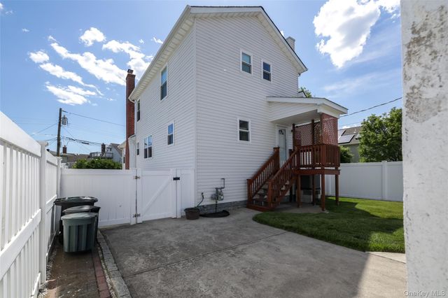 1025 Knickerbocker Road, Island Park, NY 11558
