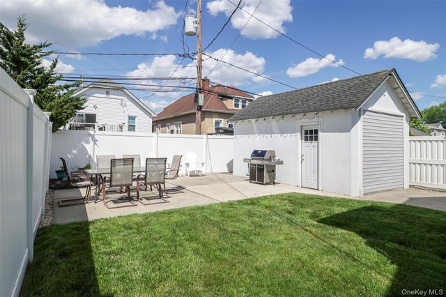 1025 Knickerbocker Road, Island Park, NY 11558