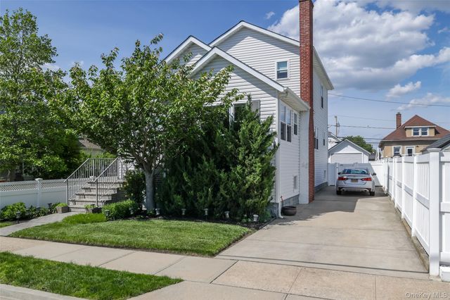 1025 Knickerbocker Road, Island Park, NY 11558