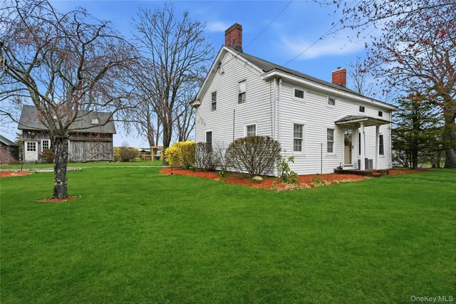 727 Main Street, Center Moriches, NY 11934