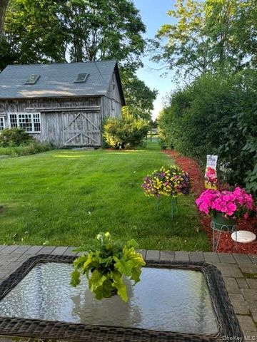 727 Main Street, Center Moriches, NY 11934