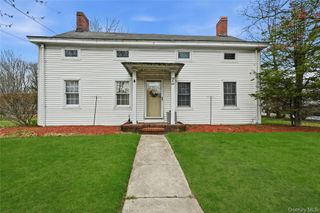 727 Main Street, Center Moriches, NY 11934