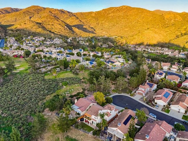 2345 Amber Oak Lane, Escondido, CA 92027