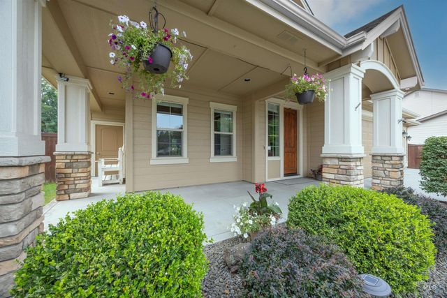 10049 W Chino Dr, Star, ID 83669