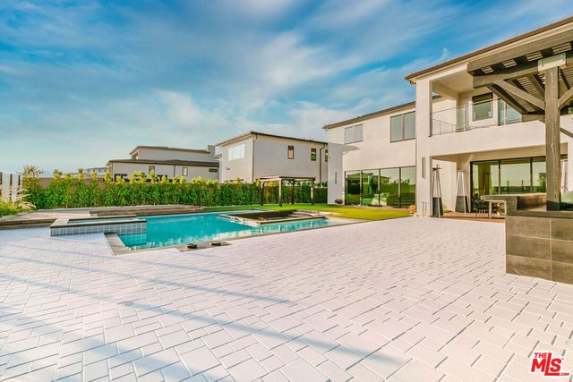 11811 N Greenwood Drive, Porter Ranch, CA 91326