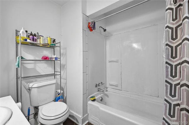 20228 Washtenaw Street, Harper Woods, MI 48225