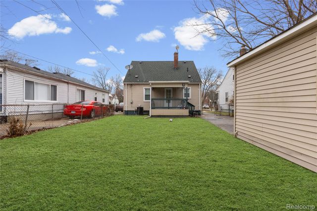 20228 Washtenaw Street, Harper Woods, MI 48225