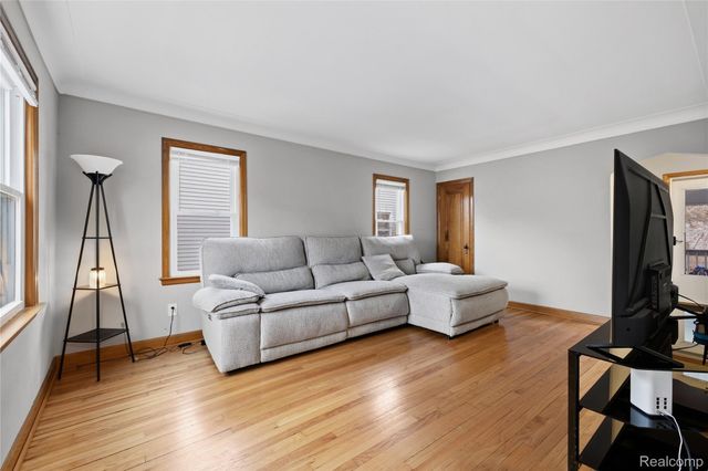 20228 Washtenaw Street, Harper Woods, MI 48225