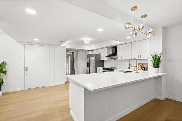 1055 KENSINGTON PARK DRIVE 205, Altamonte Springs, FL 32714