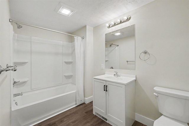 651 Mc Reynolds Avenue, Grand Rapids, MI 49504