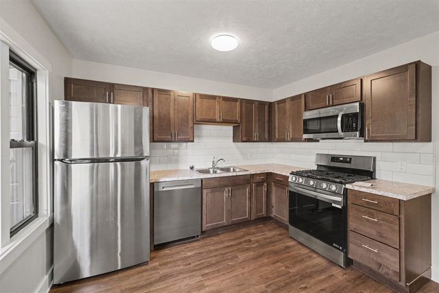 651 Mc Reynolds Avenue, Grand Rapids, MI 49504