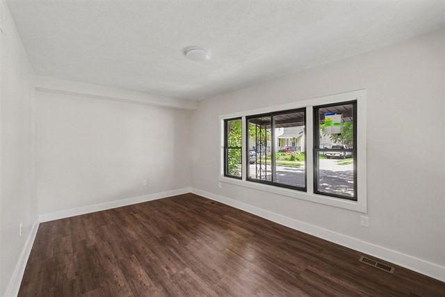 651 Mc Reynolds Avenue, Grand Rapids, MI 49504